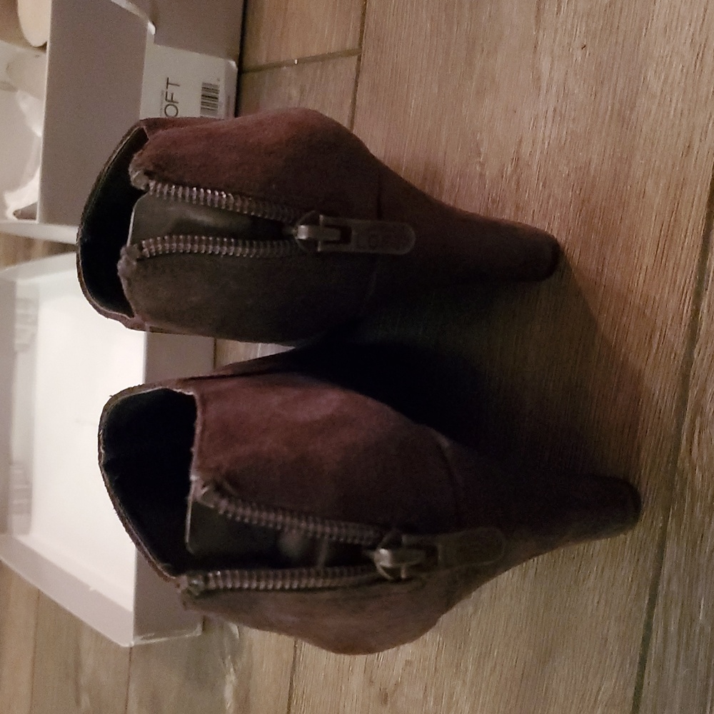 LOFT Chocolate Brown Wedge Booties Size 8.5 Faux Suede - Picture 6 of 16